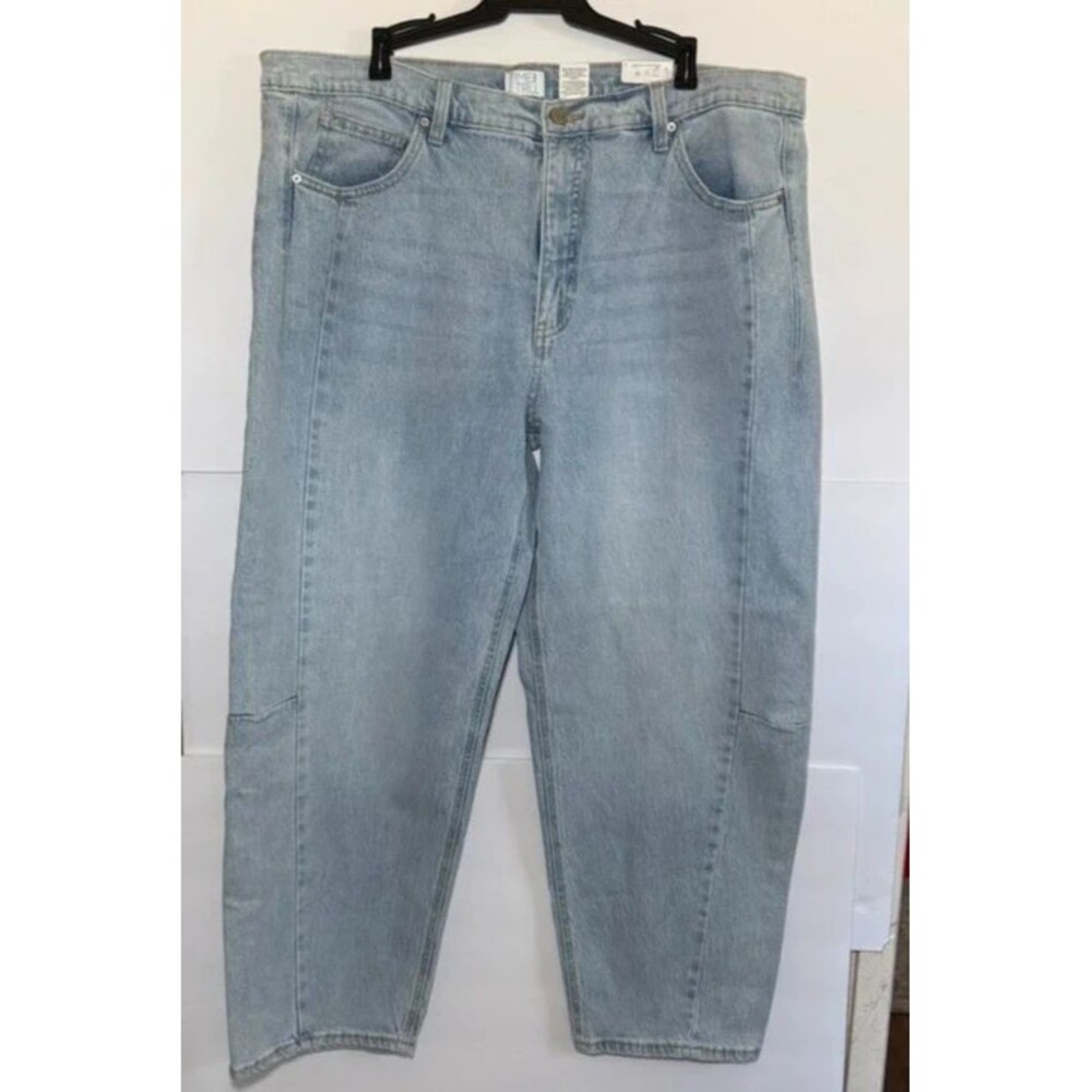 Time and Tru High Rise Barrel Leg Jeans Light Wash Size 18 NWT